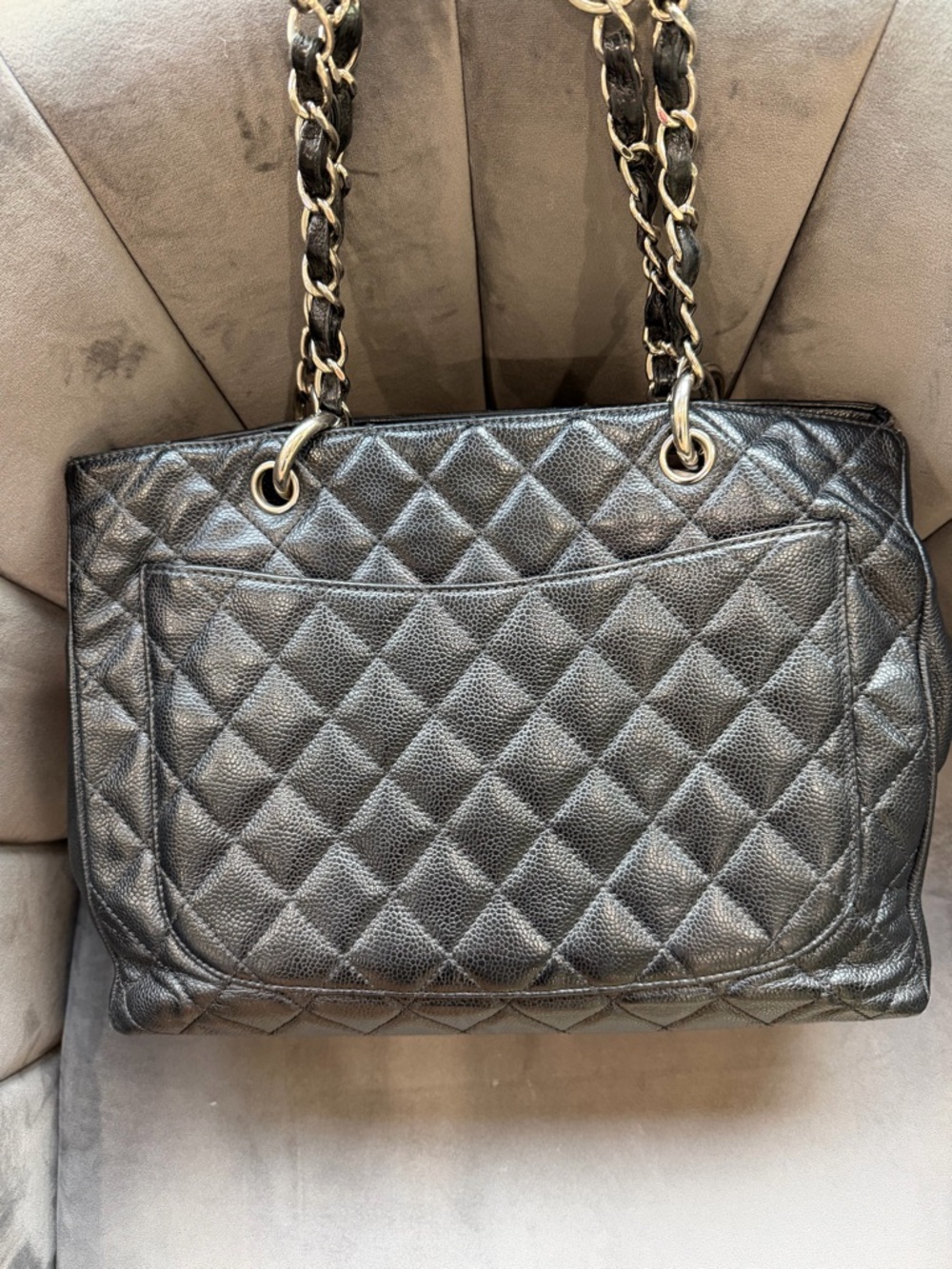 CHANEL Caviar Grand Shopping Tote GST Black - Picture 2 of 14